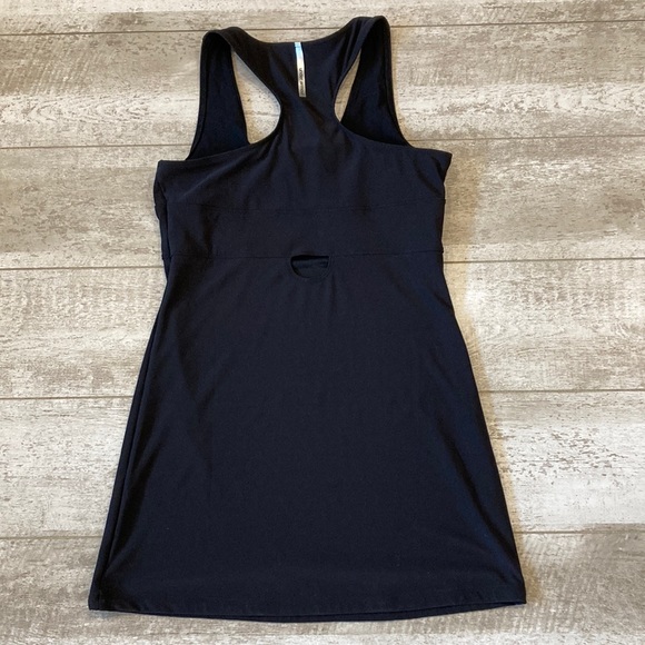 Under Armour Fitted Athletic Dress Black Silver Medium - Picture 2 of 9